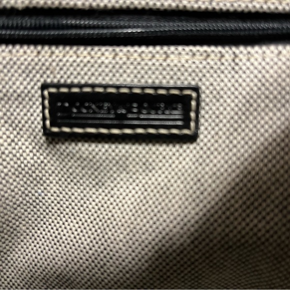 Dooney & Bourke authentic purse bag in excellent like new condition! - Picture 2 of 8